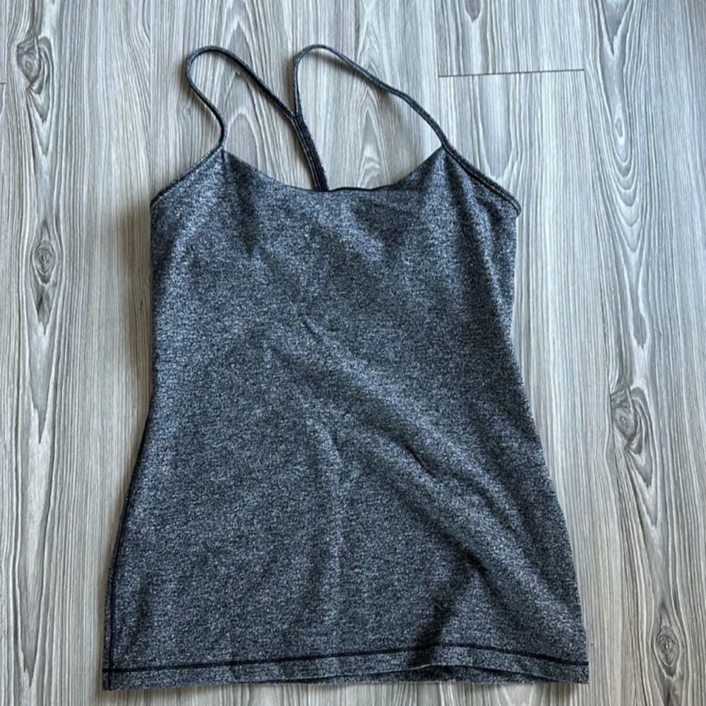 Lululemon Athletica Y Back Tank Top with built in bra (cups). Size 8.